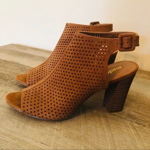 Madden Girl Brogan Laser Cut Peep Toe 9.5 EUC
